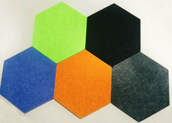 Multicolored Theater Hexagon Sound Absorbing Panels Baffles Nail Installatie