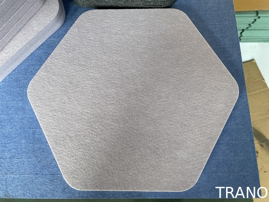 Hexagonale akoestische panelen in verschillende kleuren