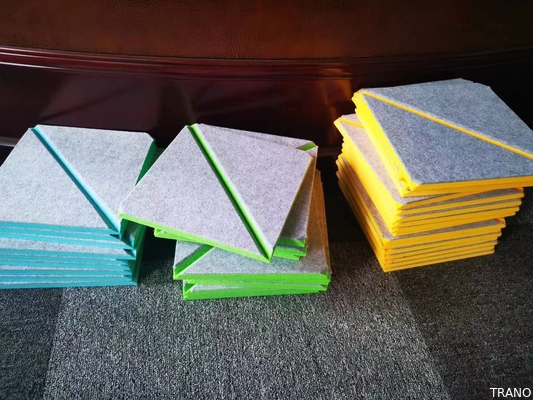 B vlak Gerecycleerd Materieel Geluid die 3D Akoestische Muurcomités semi geribbeld blokkeren